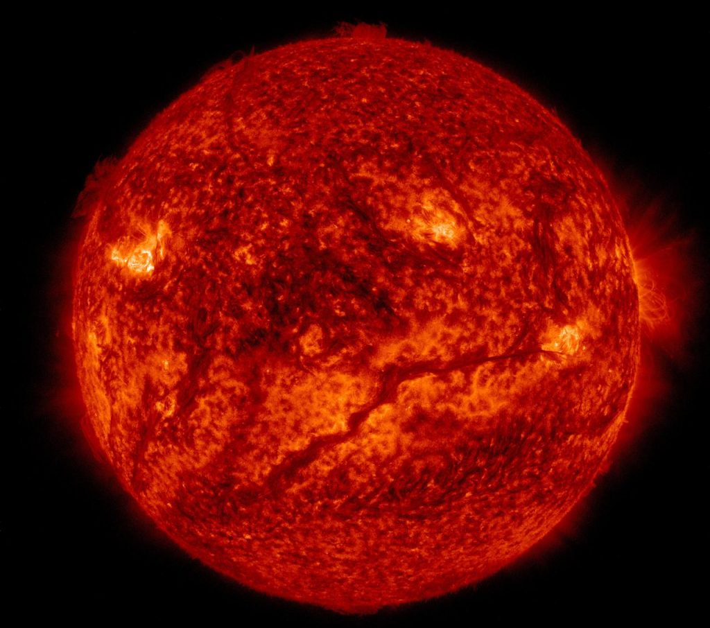 Sunce kroz h-alpha filter (izvor https://images.nasa.gov/)