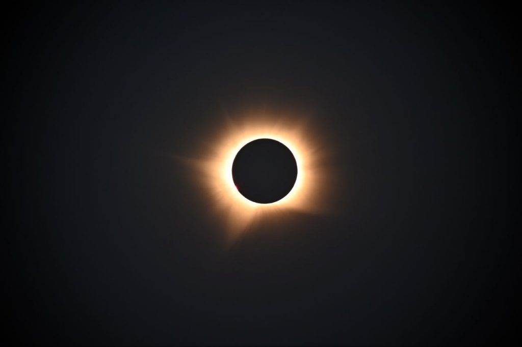 Sunce (i Mjesec) u Španjolskoj 12. kolovoza 2026. (foto Andrej Dundović)